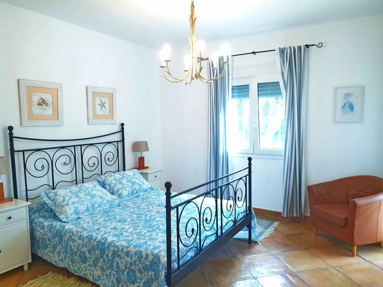 Villa Hermosa-Binnen