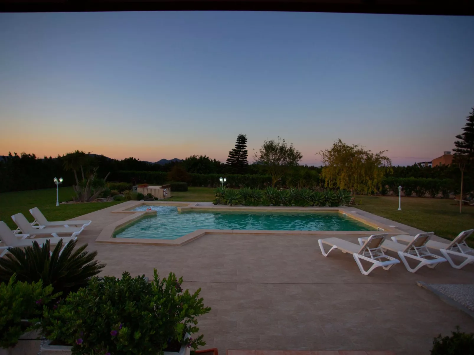 Can Vanrell, mit Schwimmbad, Jacuzzi und Rasenfläche.-Image-tags.info