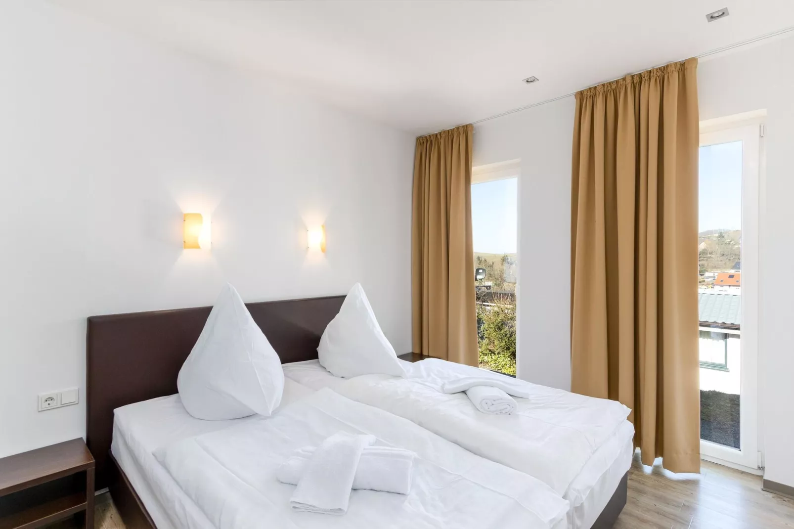 Bungalow Luxus Typ B Campingpark Eifel-Slaapkamer