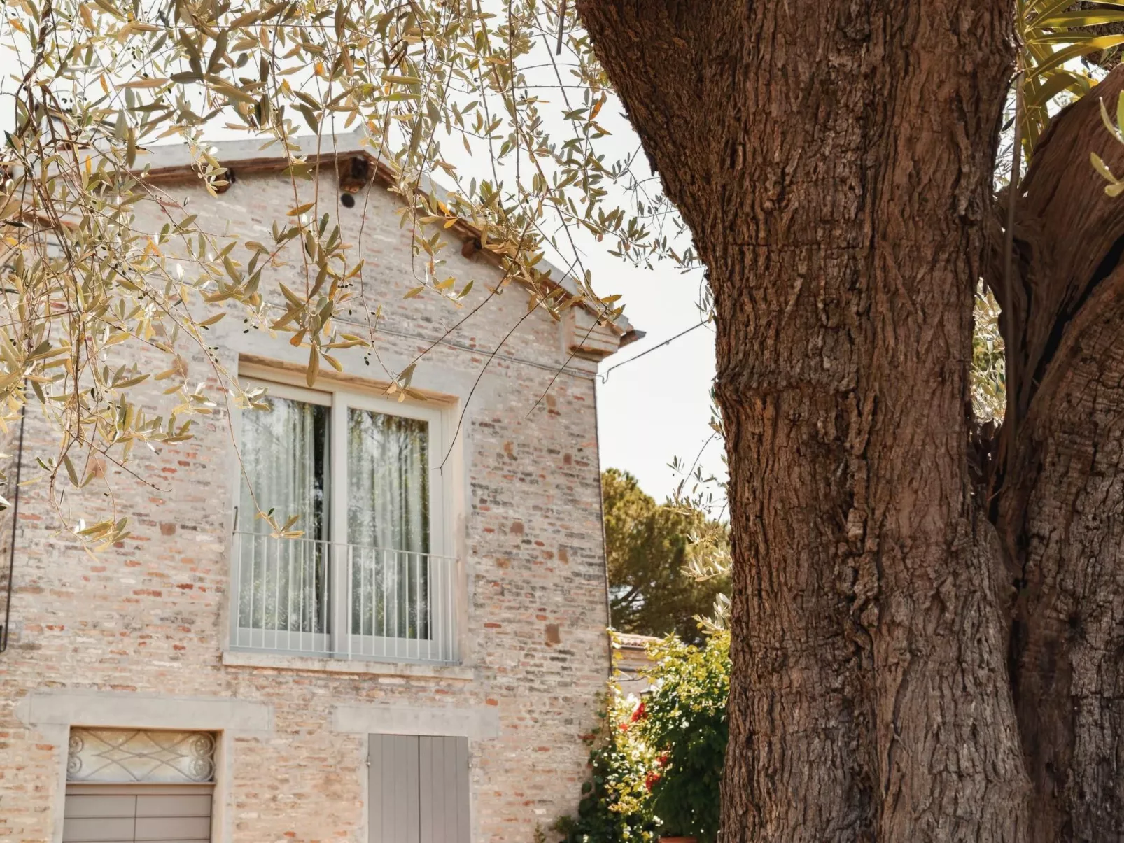 Studio-Apartment mit Garten, Grill, Pool und Aussicht-Buiten