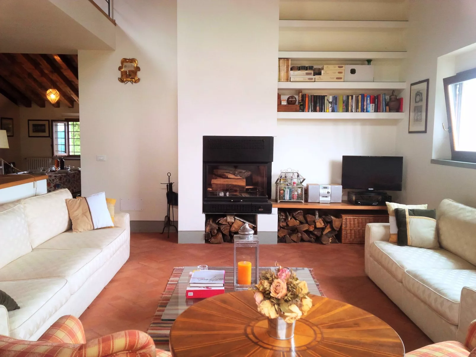 Villa mit Pool und zauberhafter Aussicht-Image-tags.info