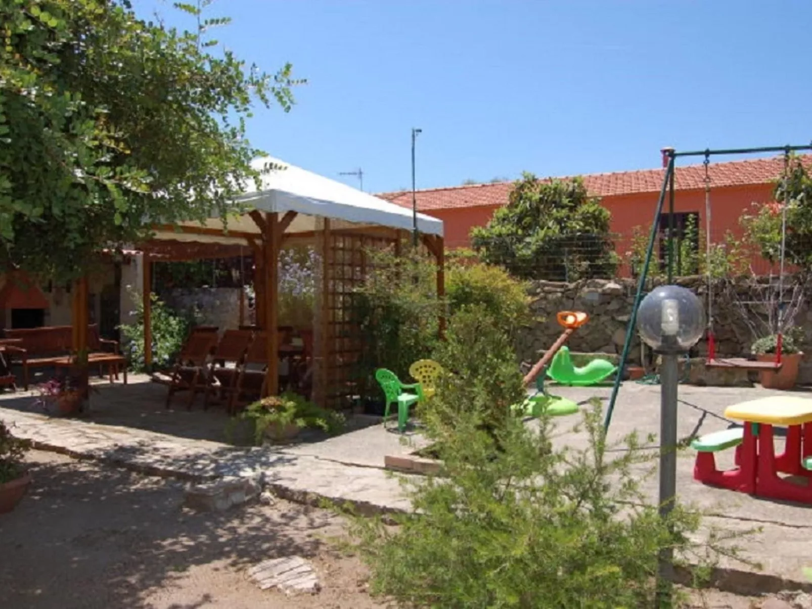 Lubagnu Vacanze- Drei-Zimmer-Wohnung A-Buiten