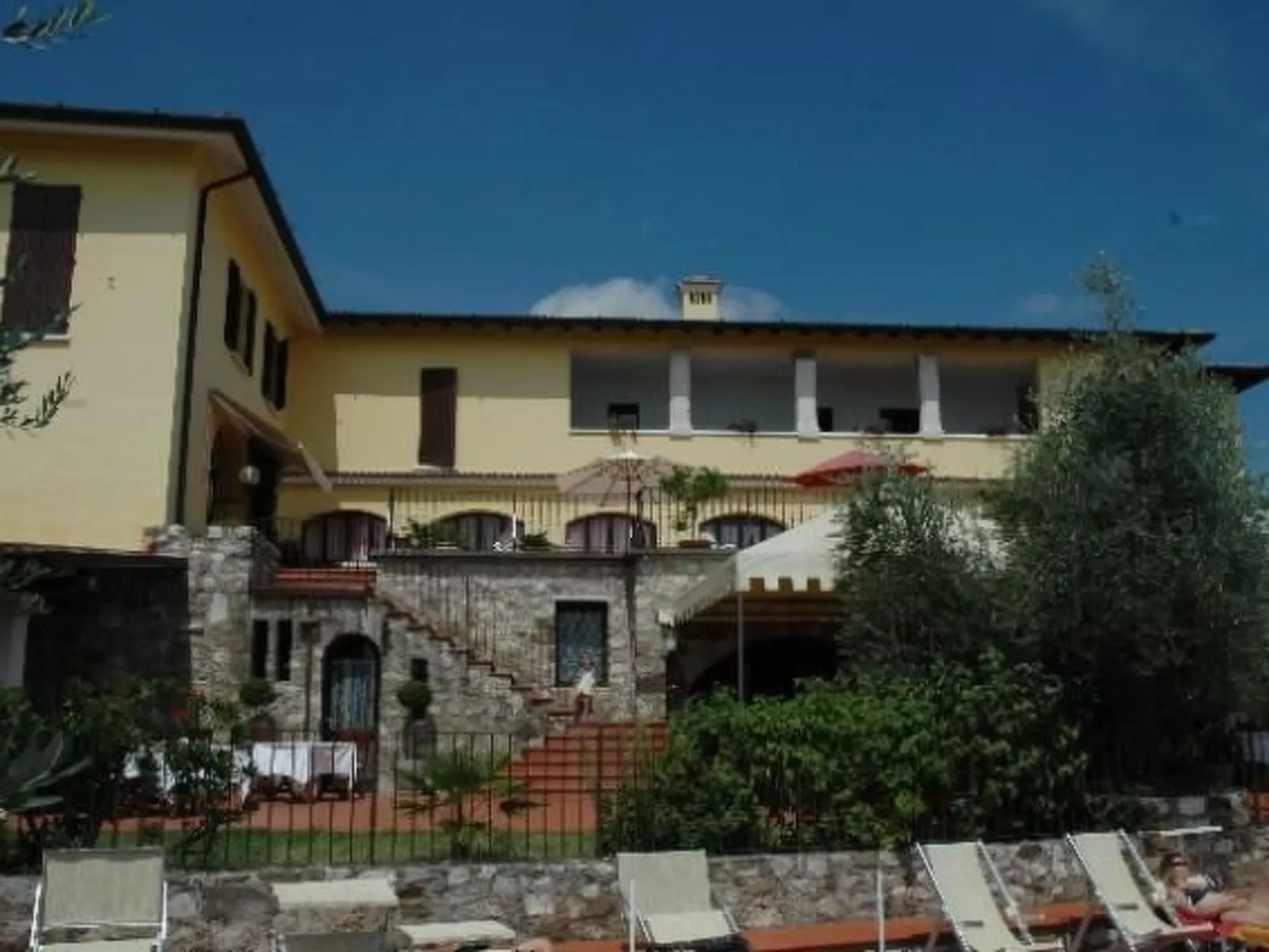 Helle Wohnung in den Hügeln des Gardasees-Buiten