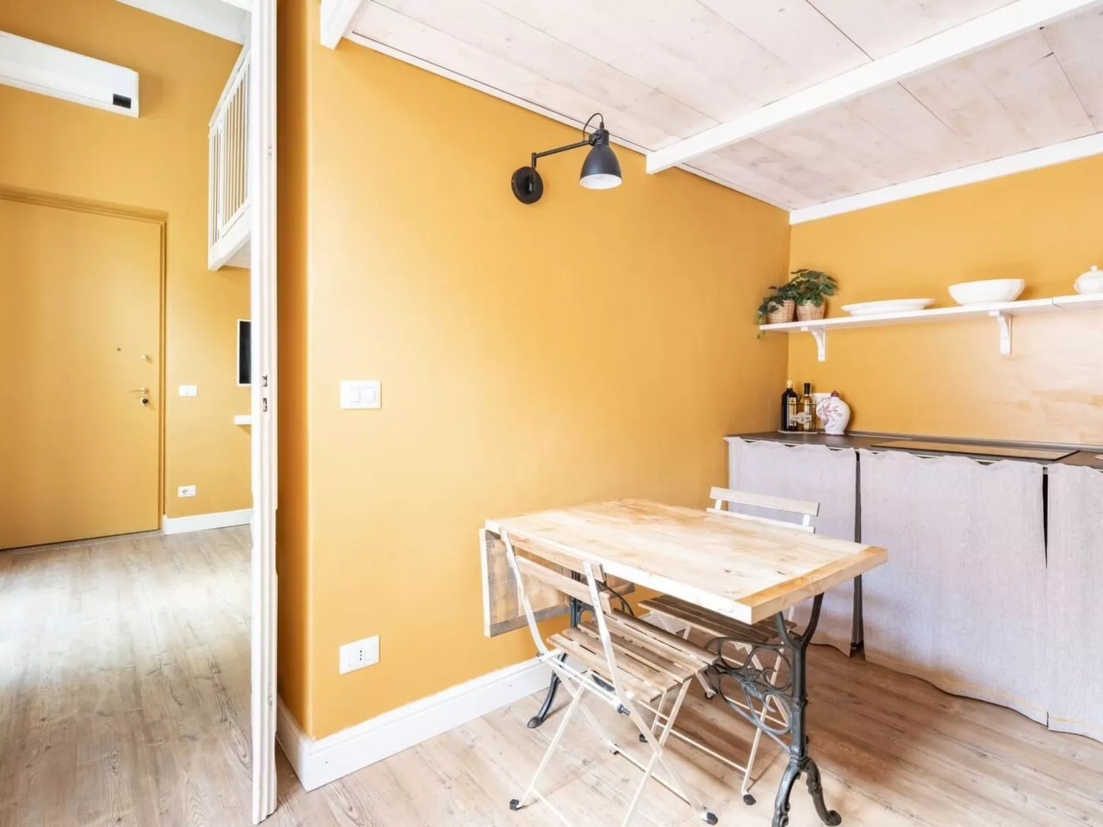 Carla B von Holiday World-Binnen