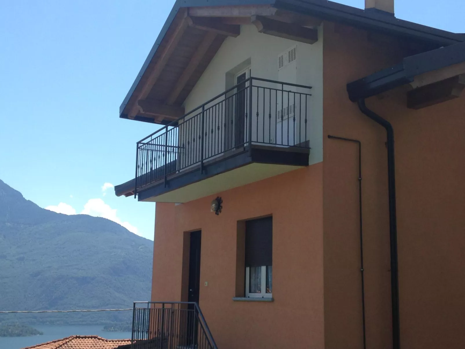 Wohnung "Spaziosa mansarda"-Buiten