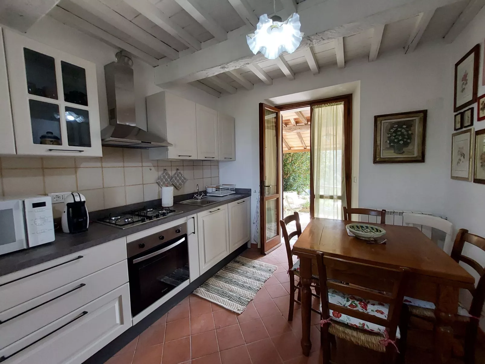 'Casa Peppina' mit Terrasse-Binnen