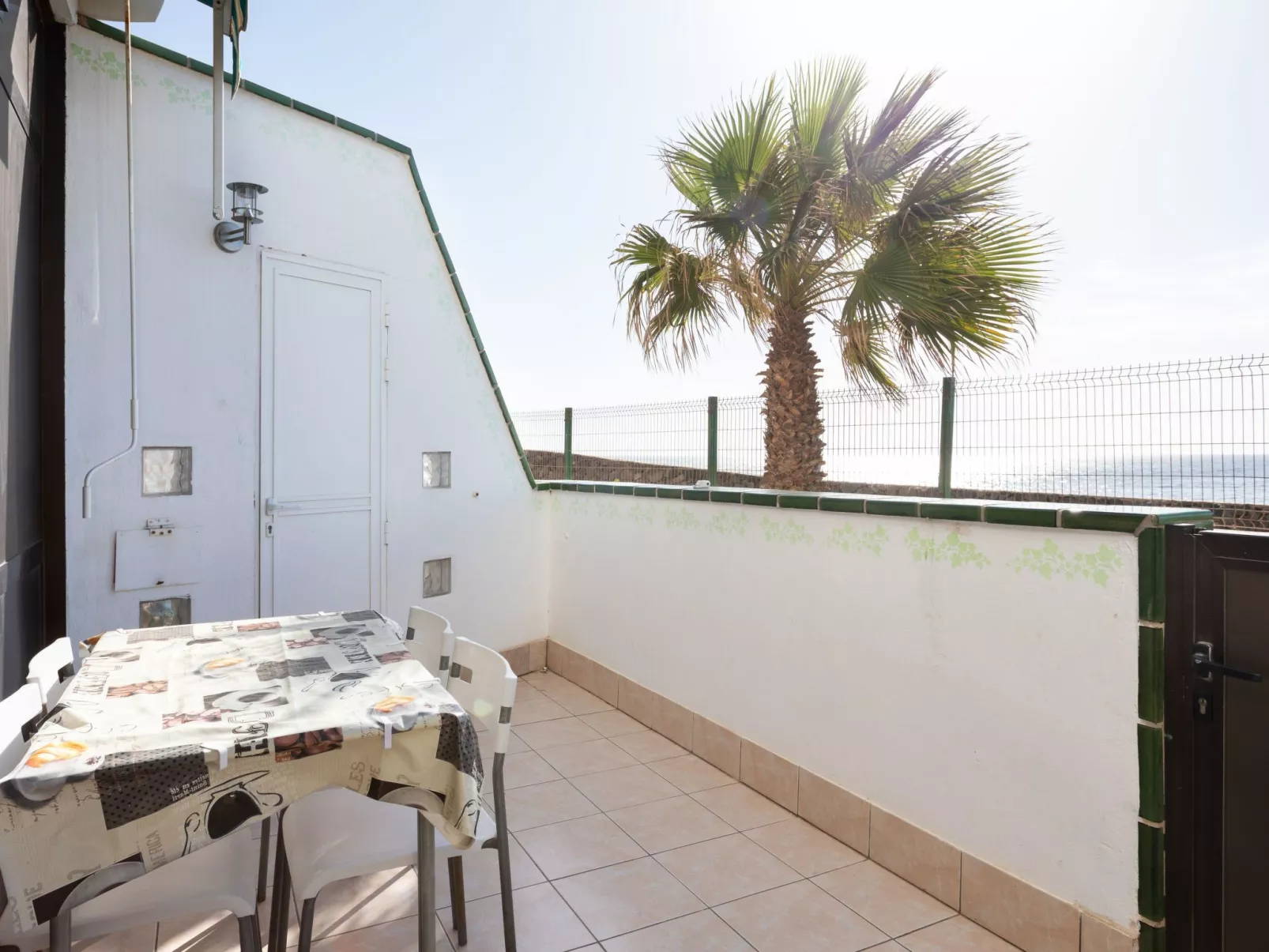 Apartment direkt am Meer-Buiten