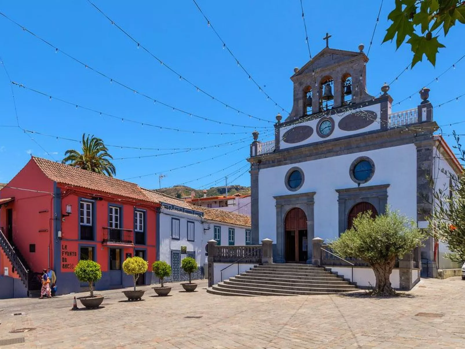 Villa Lucas mit Gartenterrasse und Schwimmbad-Buiten