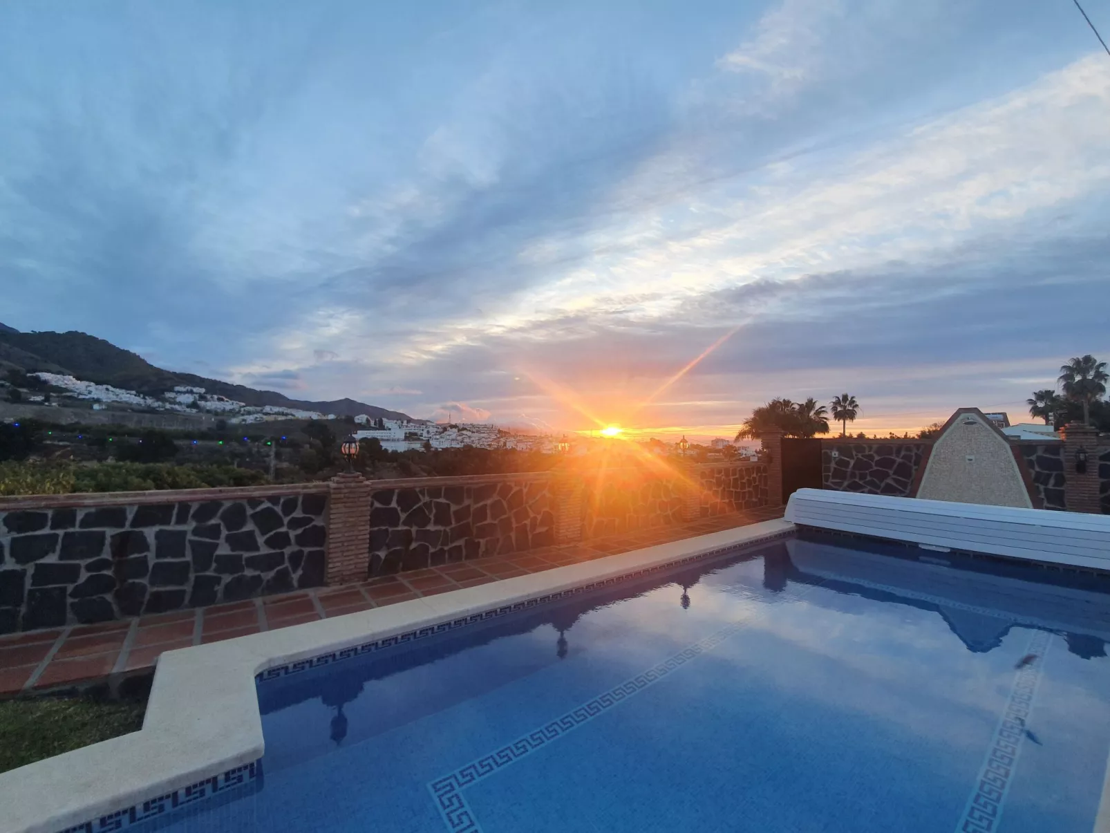 "Angelyn" mit Jacuzzi-Image-tags.info