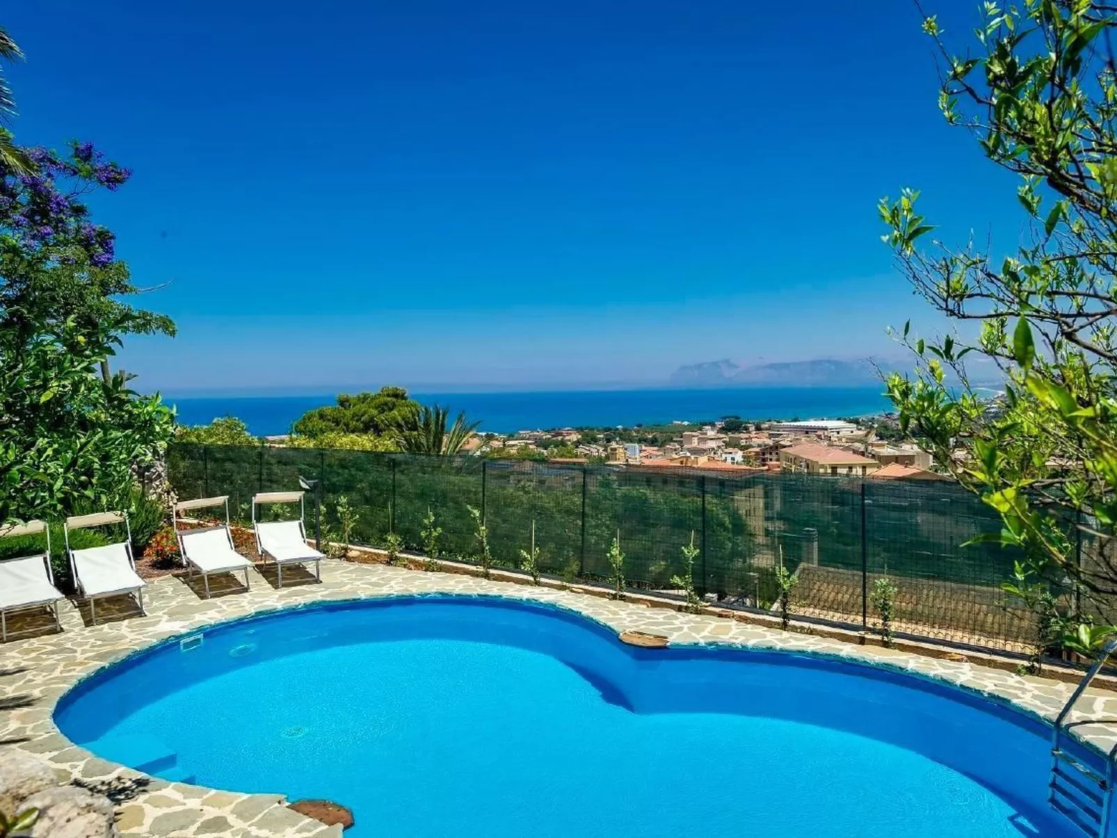 "Edera" mit Pool-Image-tags.info