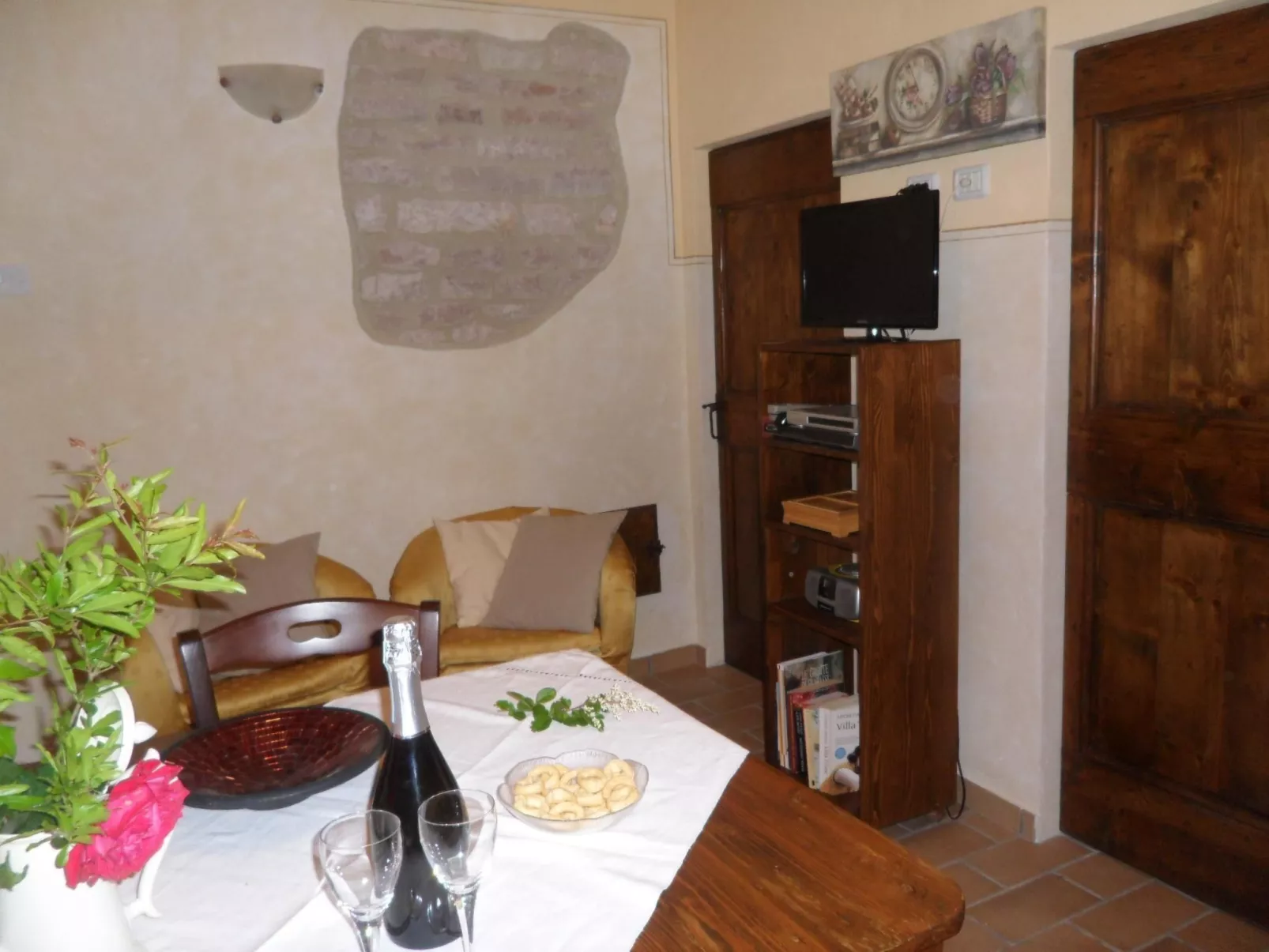 Flacher Flieder-Binnen