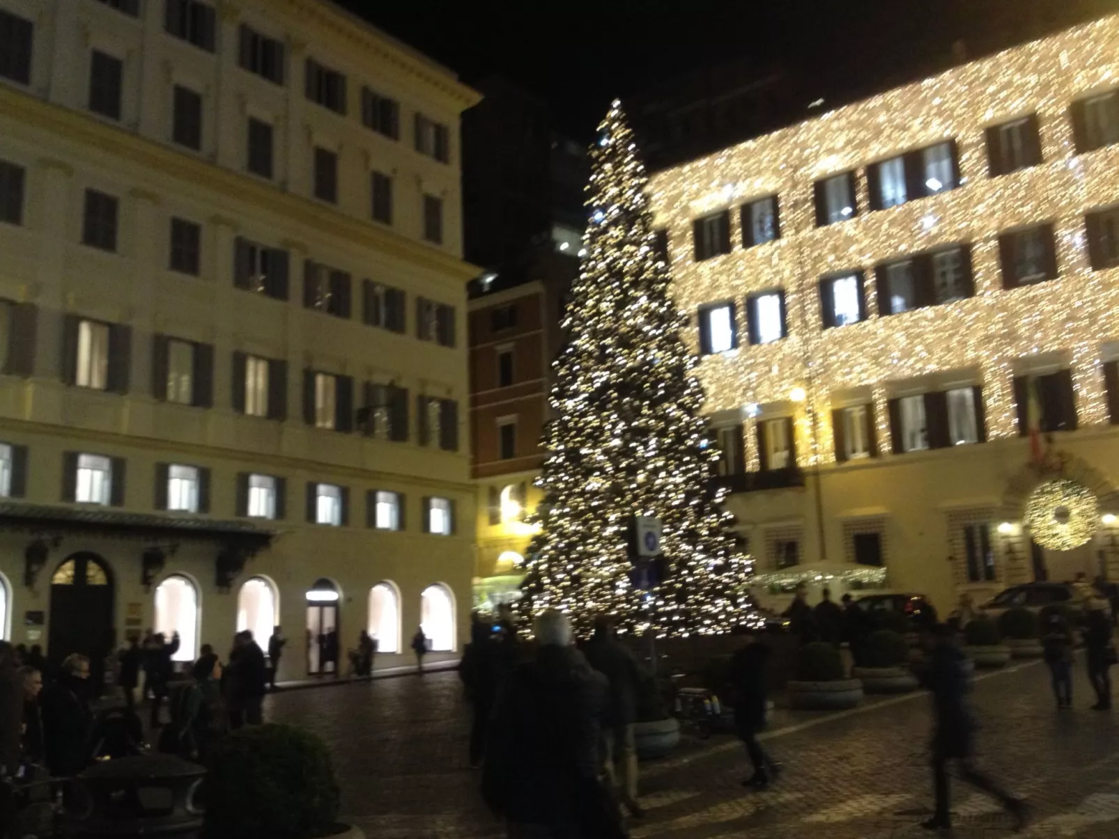 Appartement mit Dachterrasse-Buiten