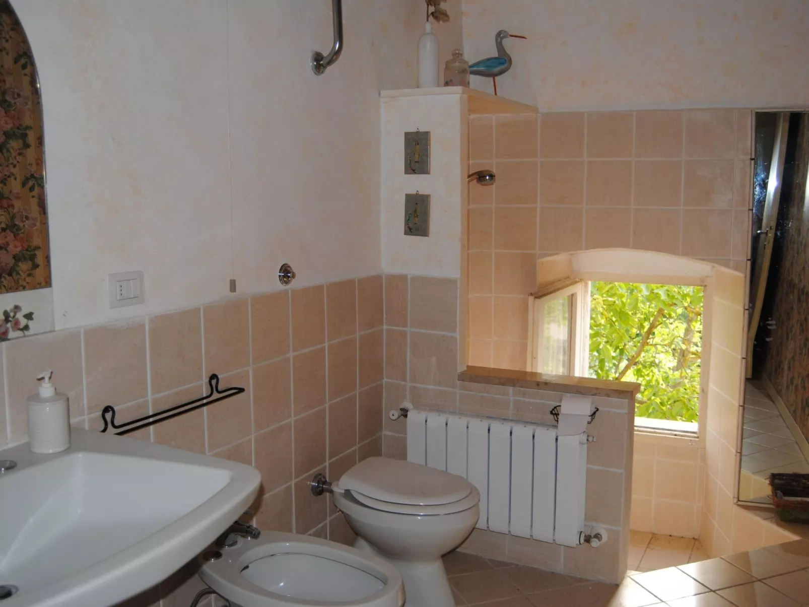 Altes Landhaus mit Schwimmbad und viel Grün-Binnen