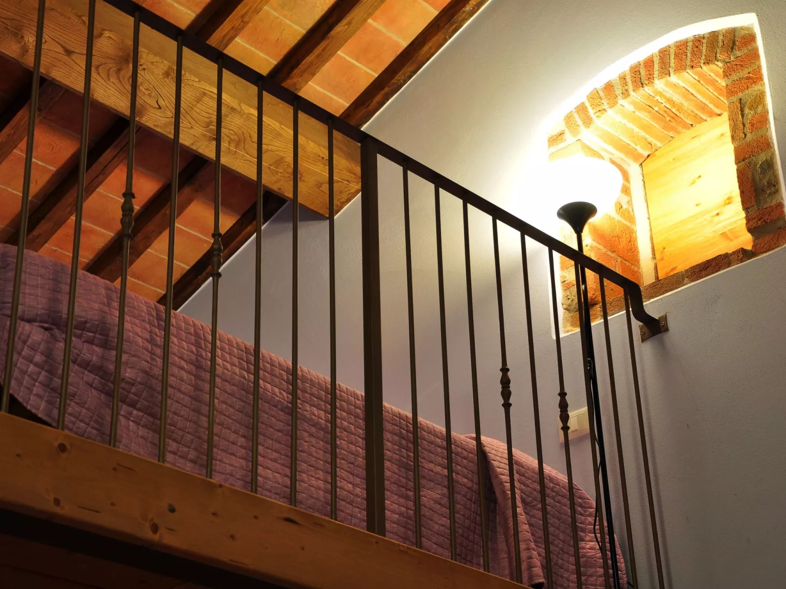 "Casa Olmo" Schwimmbad und Jacuzzi, privater Garten-Binnen