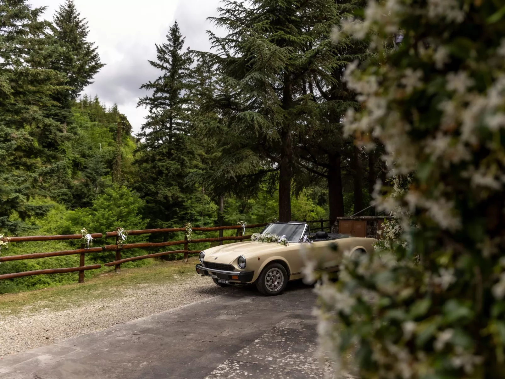 Medieval Tower mit Whirlpool auf der Dachterrasse-Buiten