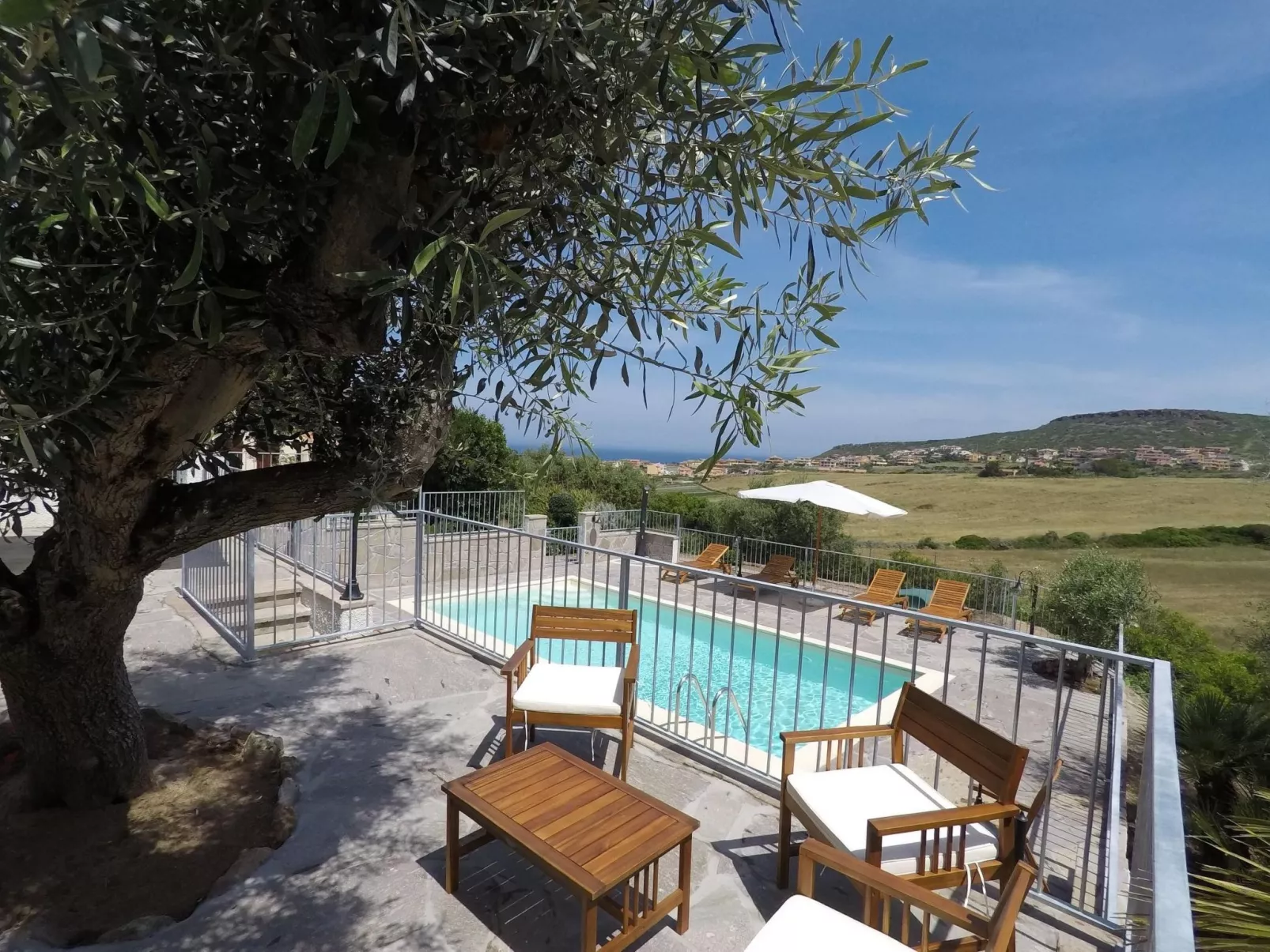 Lubagnu Vacanze- Zwei-Zimmer-Wohnung D-Image-tags.info