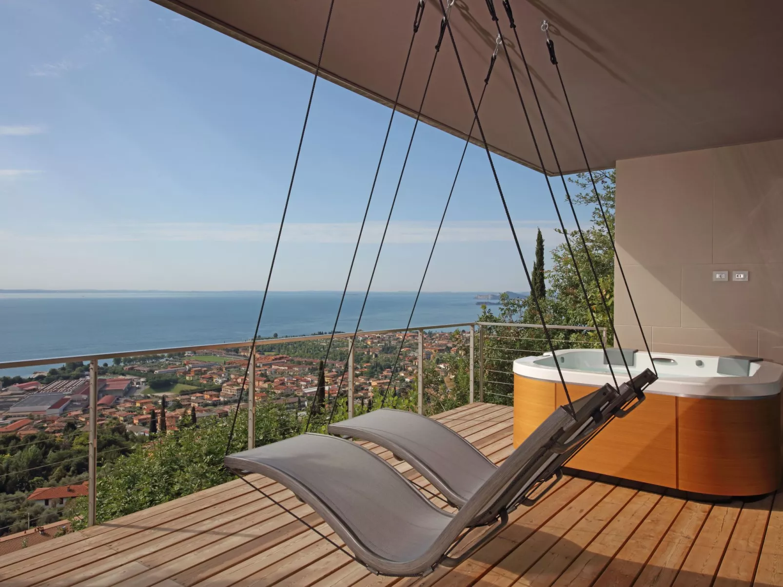 Exklusive Villa Agave mit Seeblick und privatem Pool-Buiten