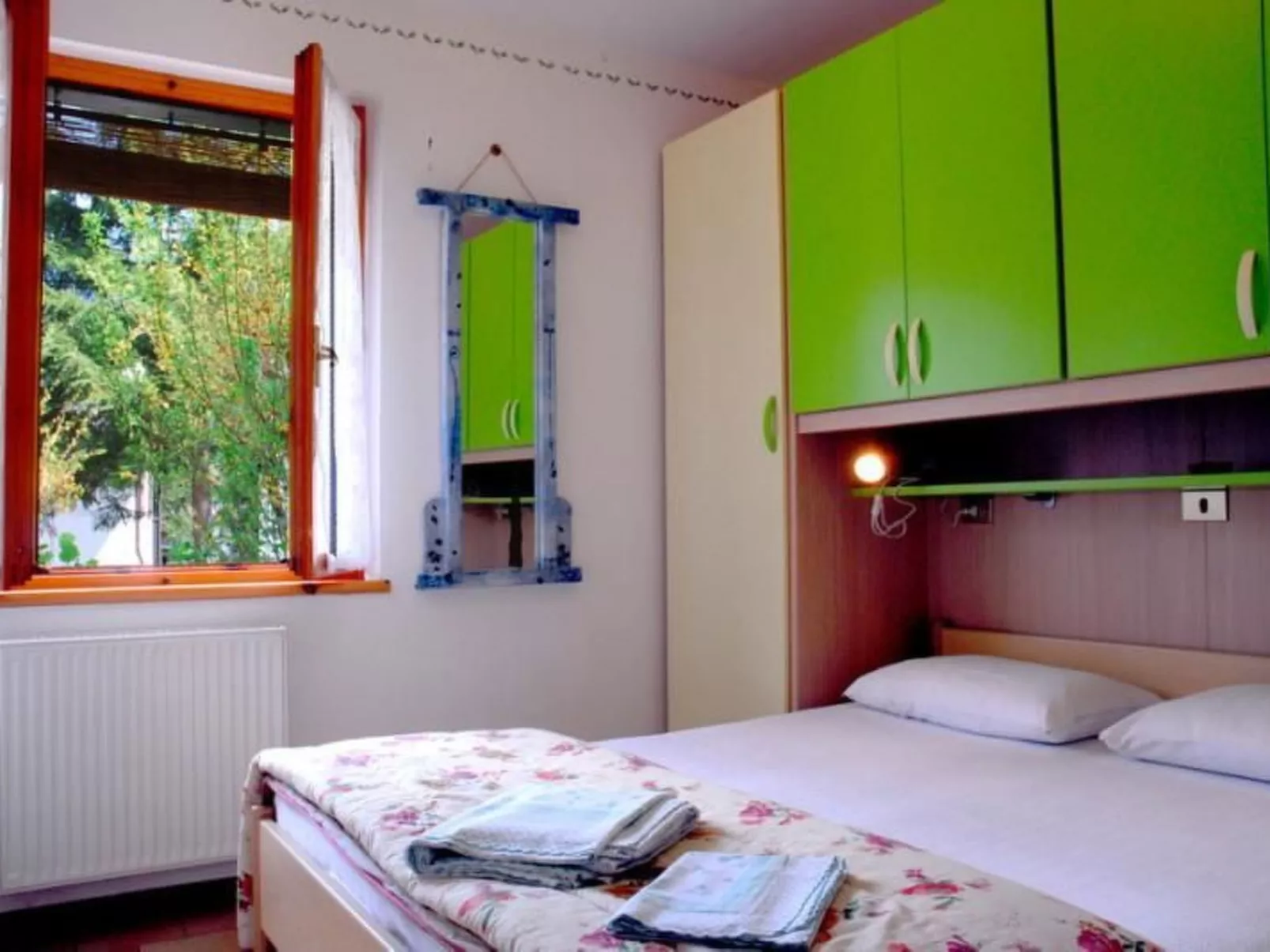 Erdgeschosswohnung mit möbliertem Garten-Binnen