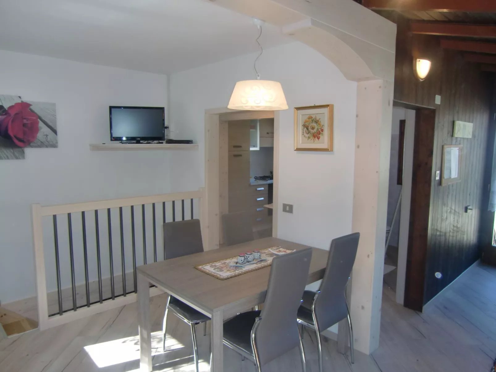 Freistehendes Haus mit Veranda mit Seeblick-Binnen