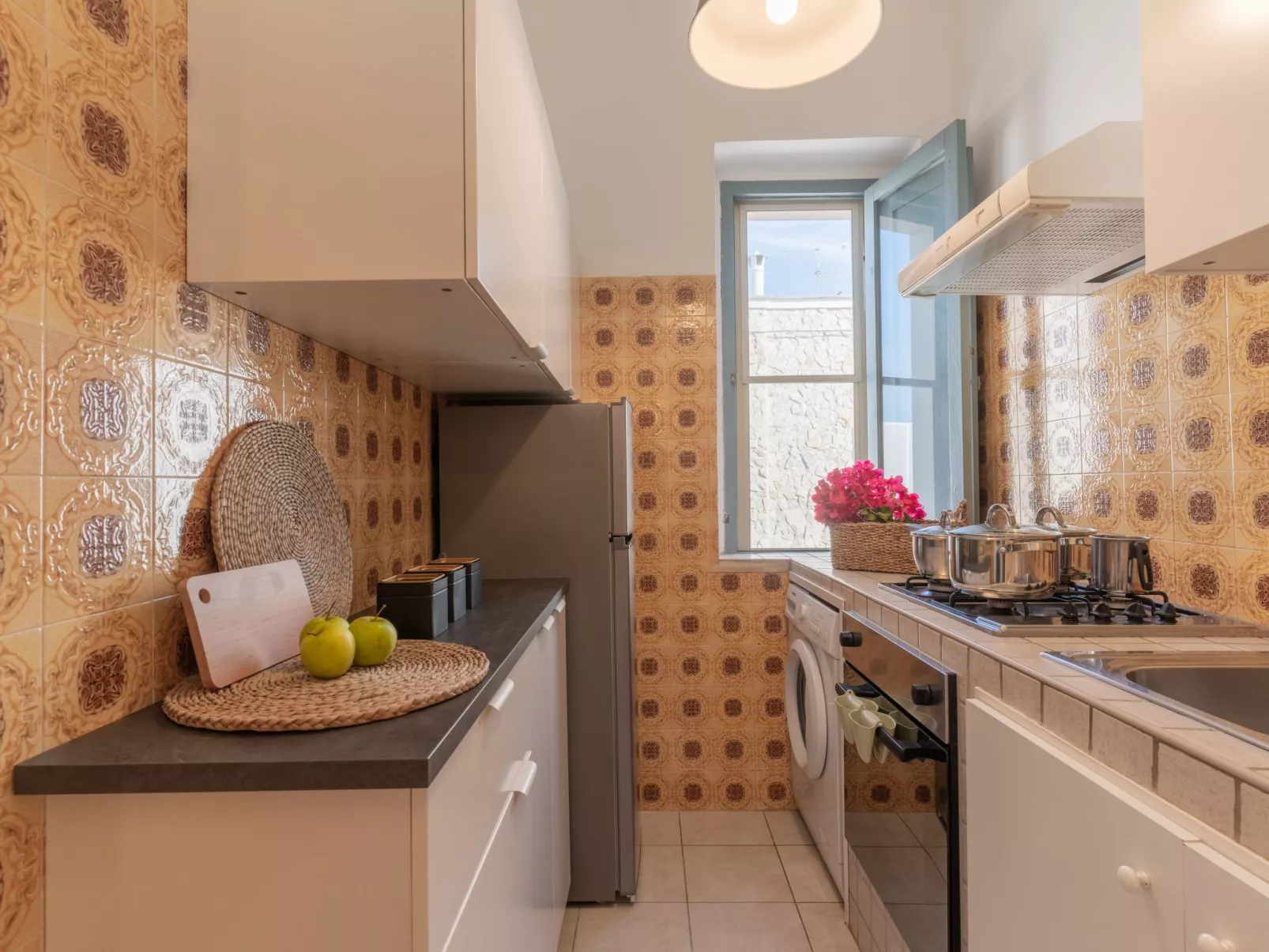 Olympus-Haus-Image-tags.info