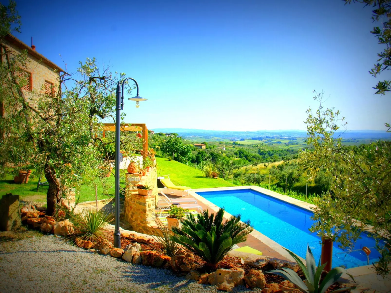 Teil eines alten toskanischen Bauernhauses für 4-6 Personen-Buiten