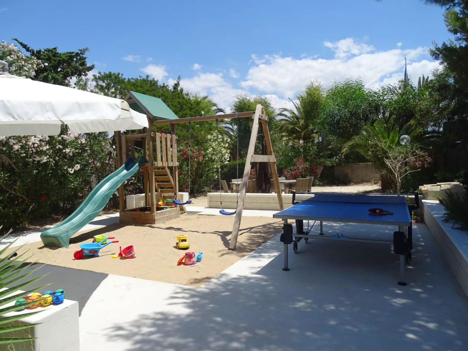 In Marina Di Modica mit Großer Terrasse-Buiten