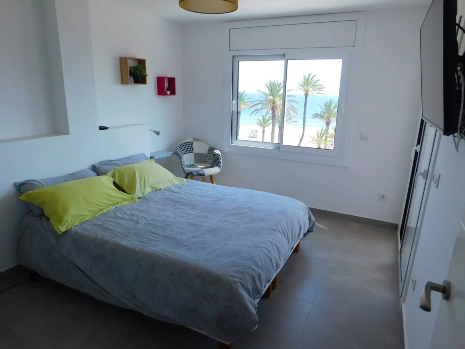 Appartement in Roses mit Großer Terrasse und Meerblick-Binnen