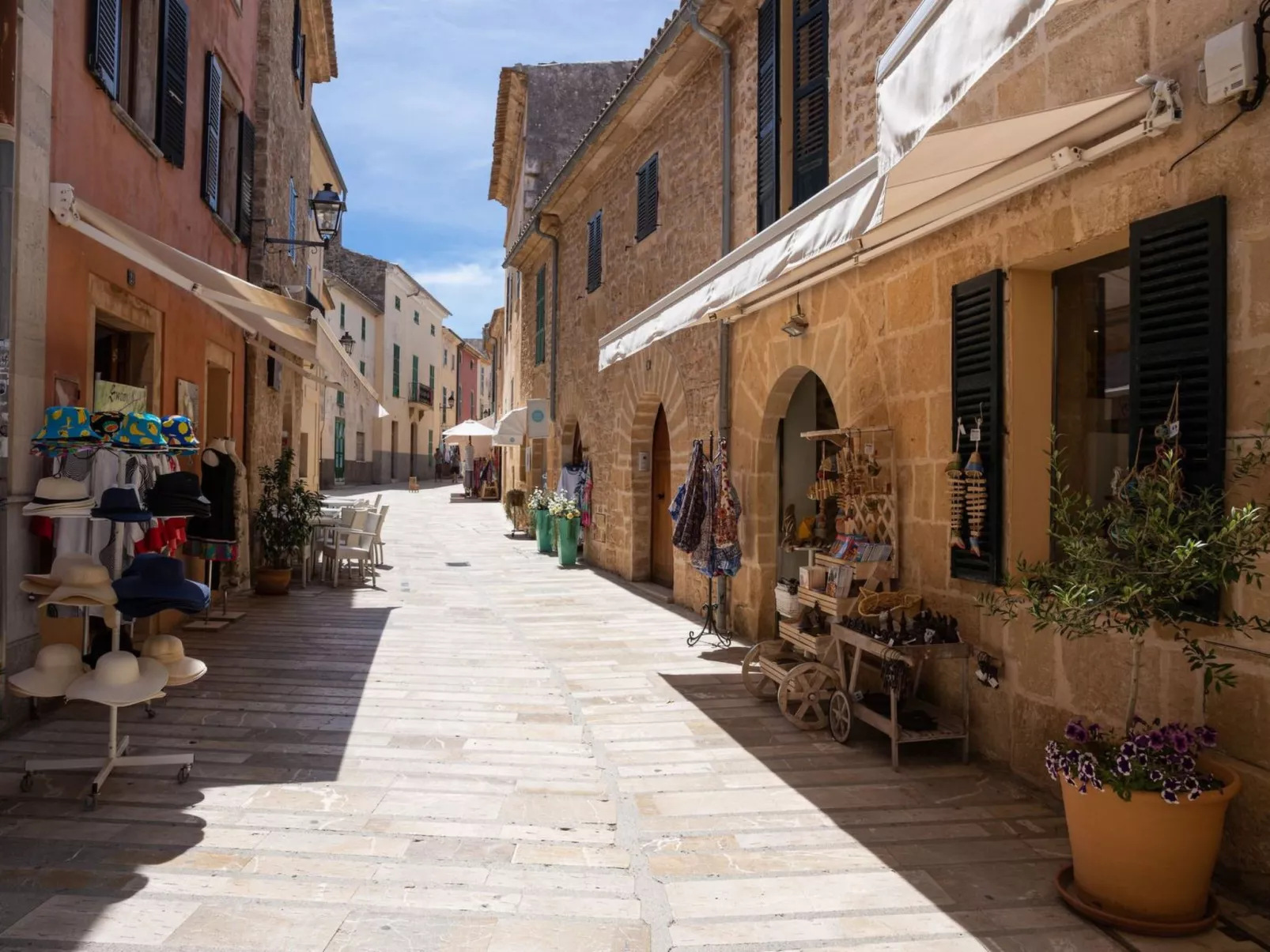 "Voramar Baix" mit Terrasse-Image-tags.info