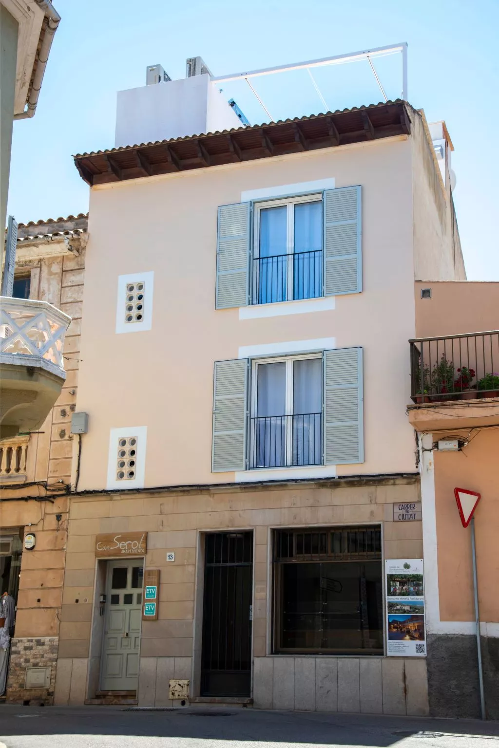 Wohnung 'Can Serol' mit eigener Terrasse-Buiten