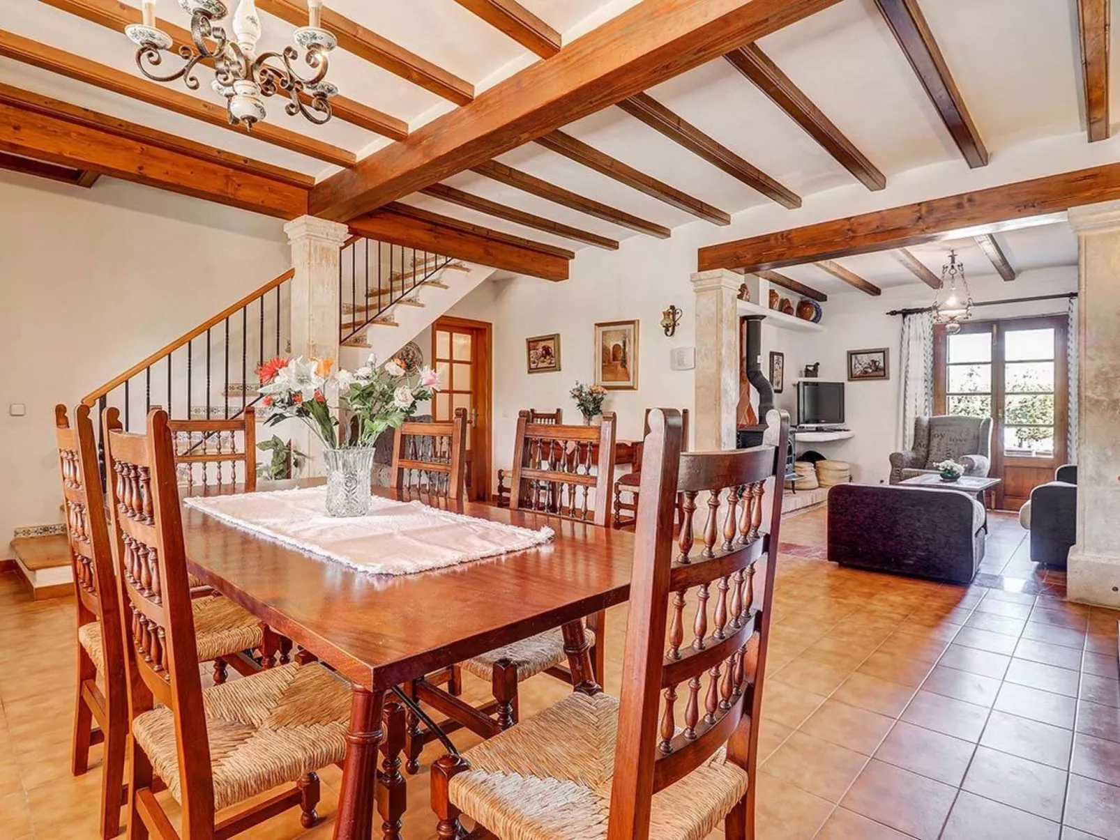 "Joan" mit privatem Pool-Binnen