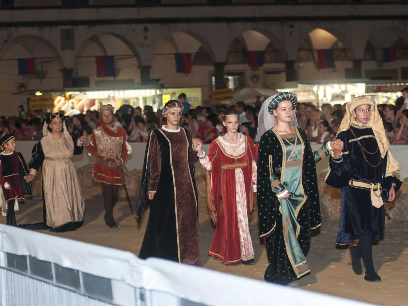 Wohnung in Figline Valdarno mit Gemeinschaftspool-Image-tags.info