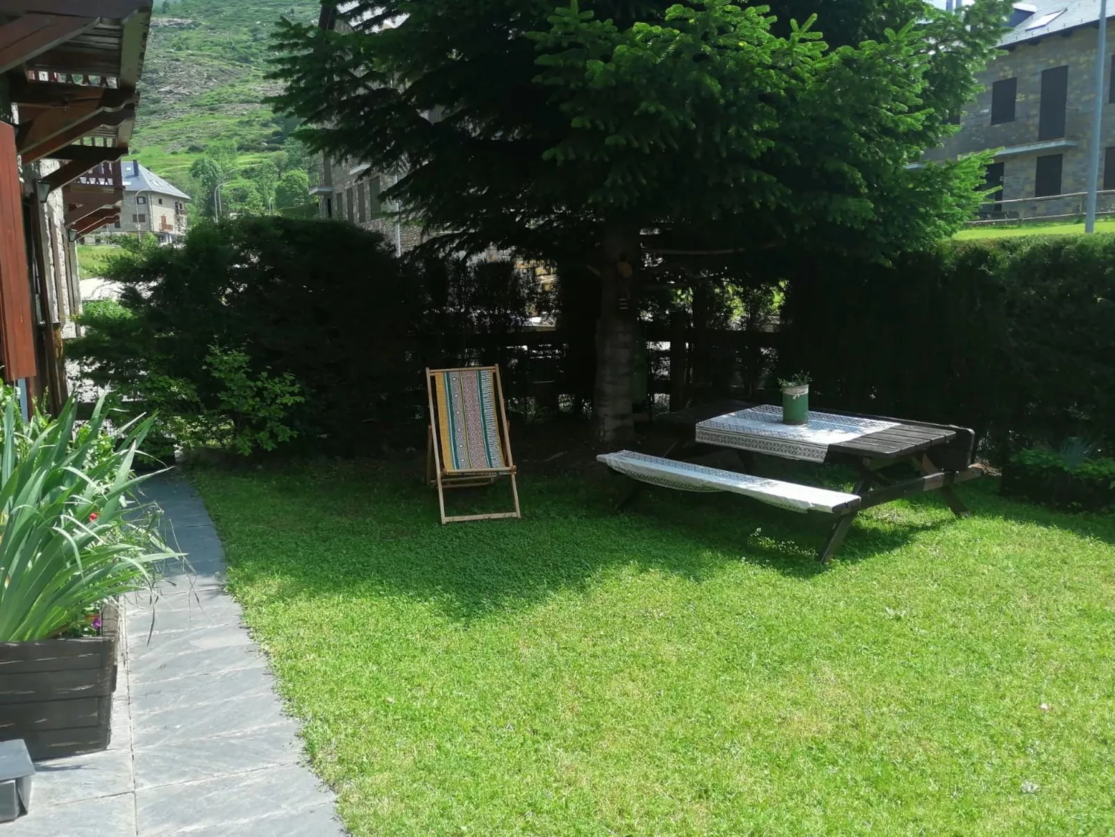 Wohnung mit privatem Garten und gemütlichem Puig Falcó 2 Vall de Boí-Buiten