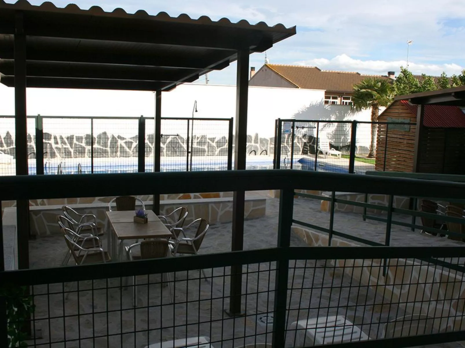 Callejón del Pozo II-Buiten