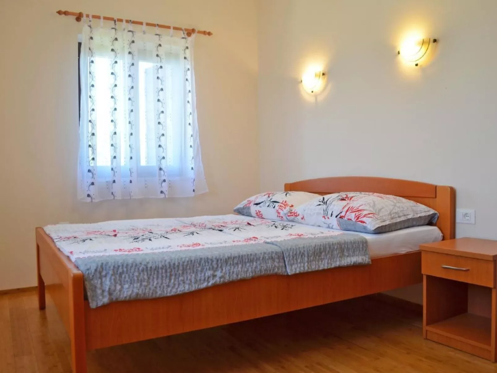 Gemütliches Ferienhaus in Medulin mit Großer Terrasse-Binnen