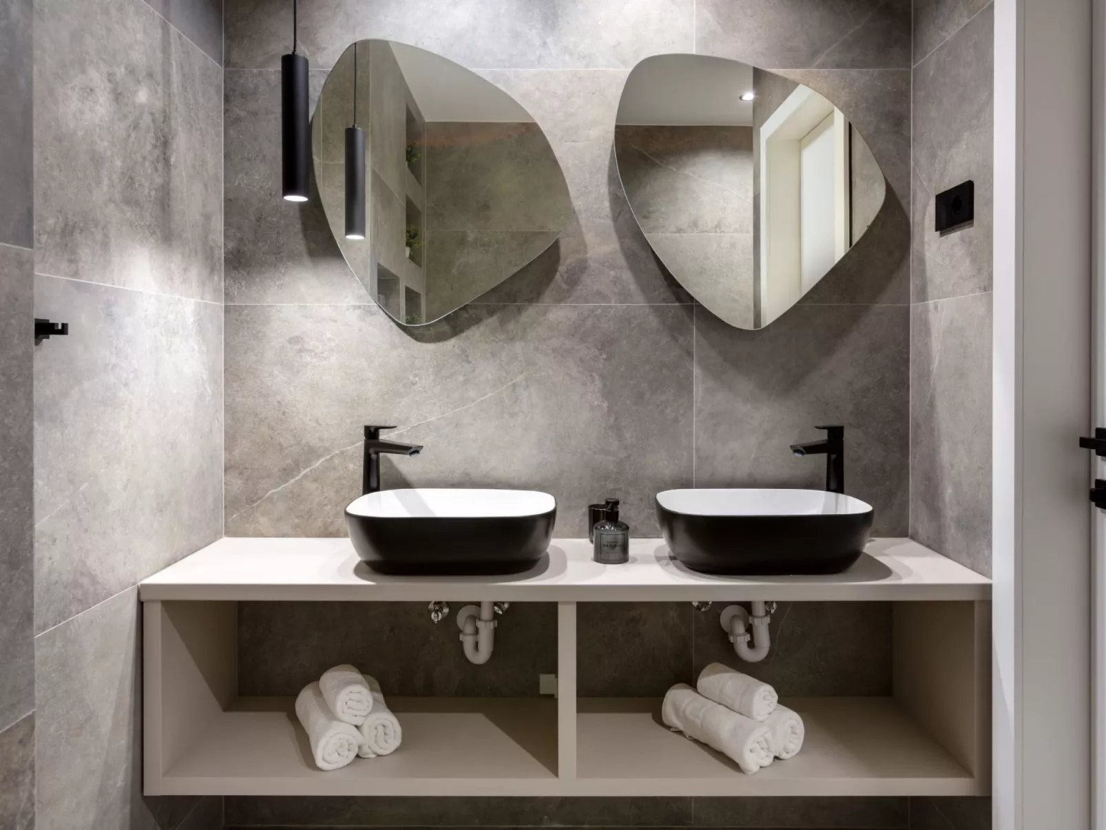 "A'more Bijeca" direkt am Strand-Binnen