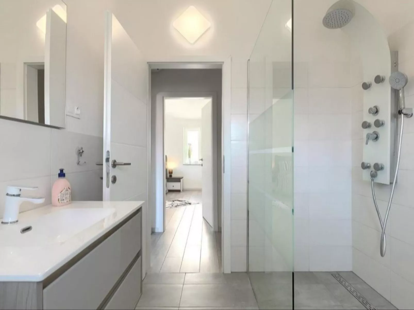 Villa Sarah-Image-tags.info