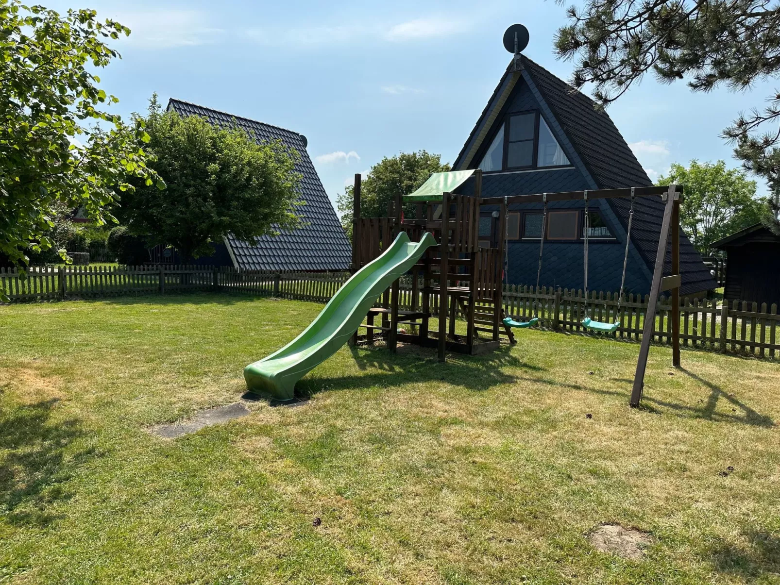 Mit Garten, Grill und Terrasse - Buiten