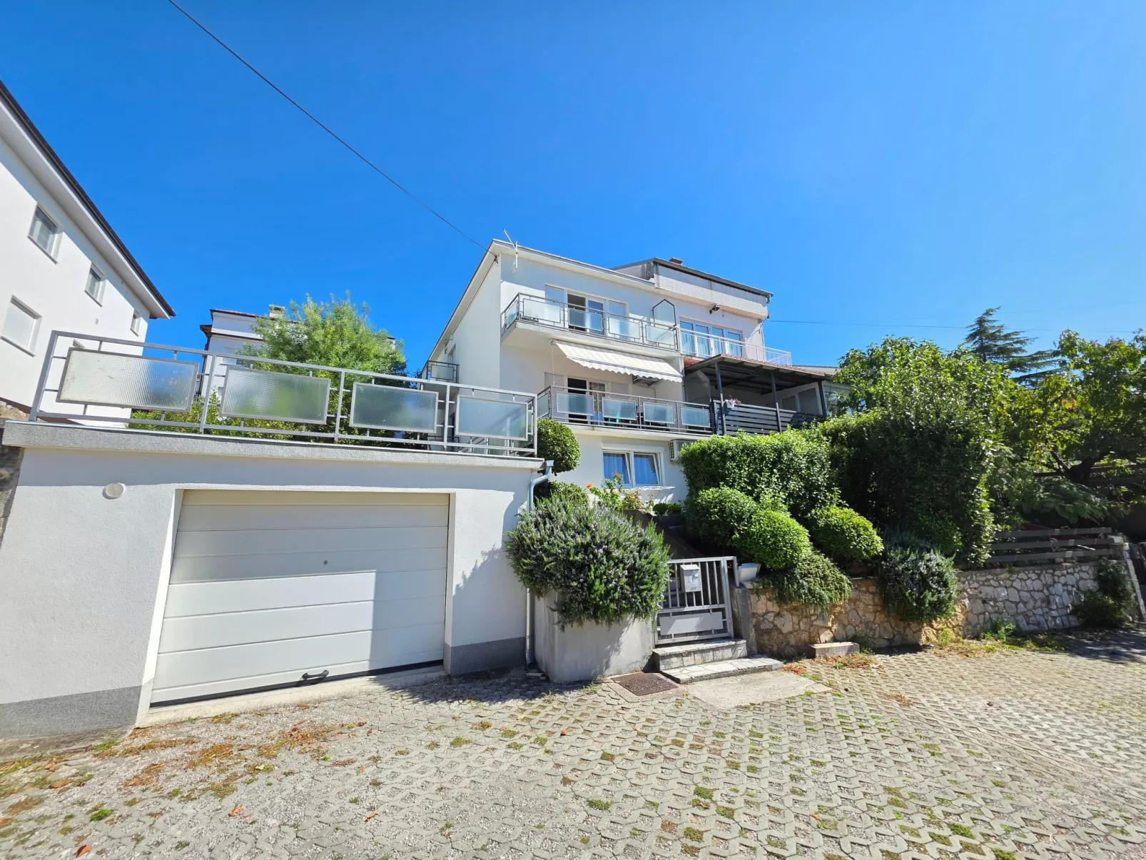 Wohnung in Crikvenica mit Terrasse-Buiten