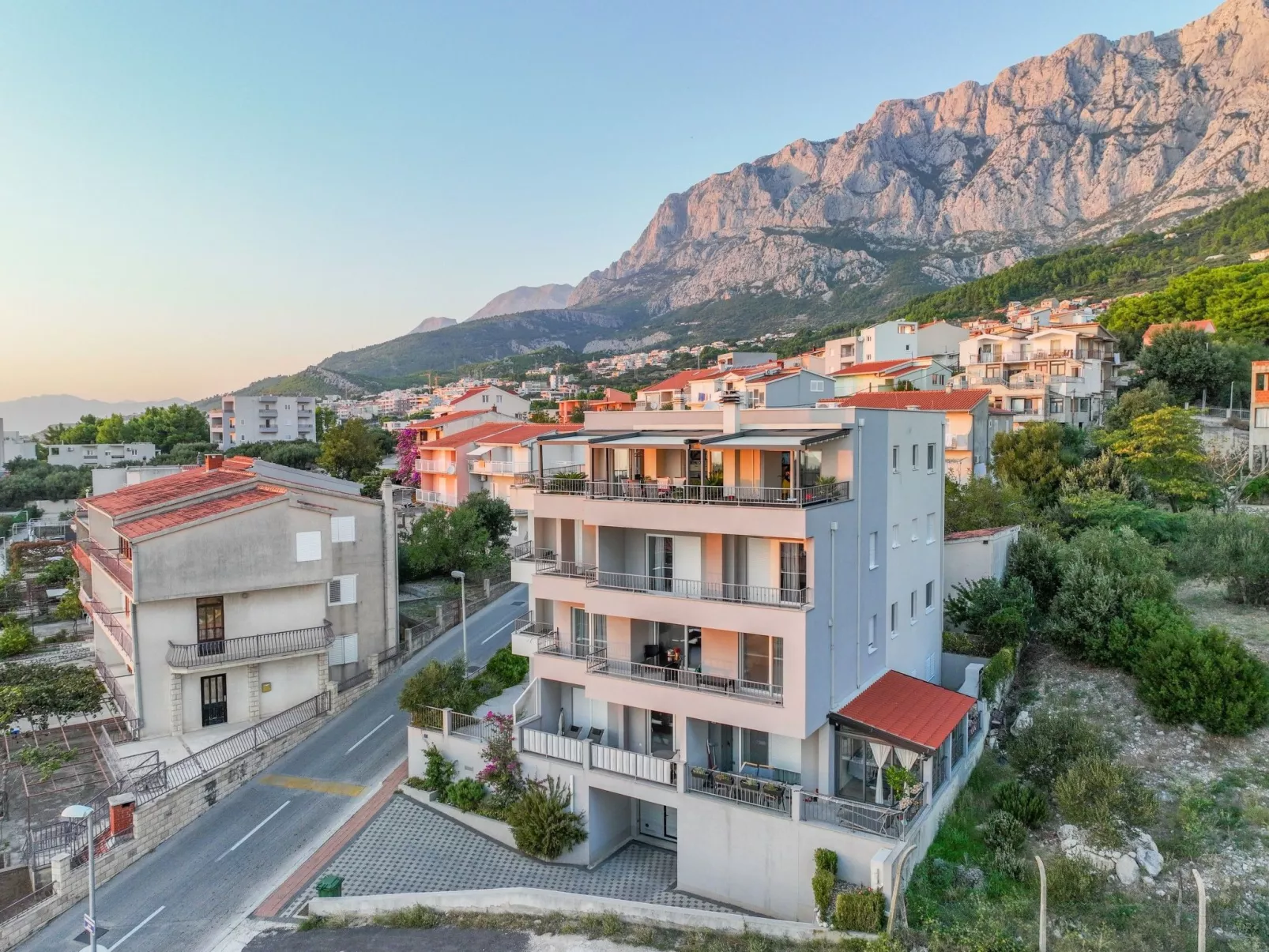 Penthousewohnung mit Whirlpool und Meerblick-Buiten