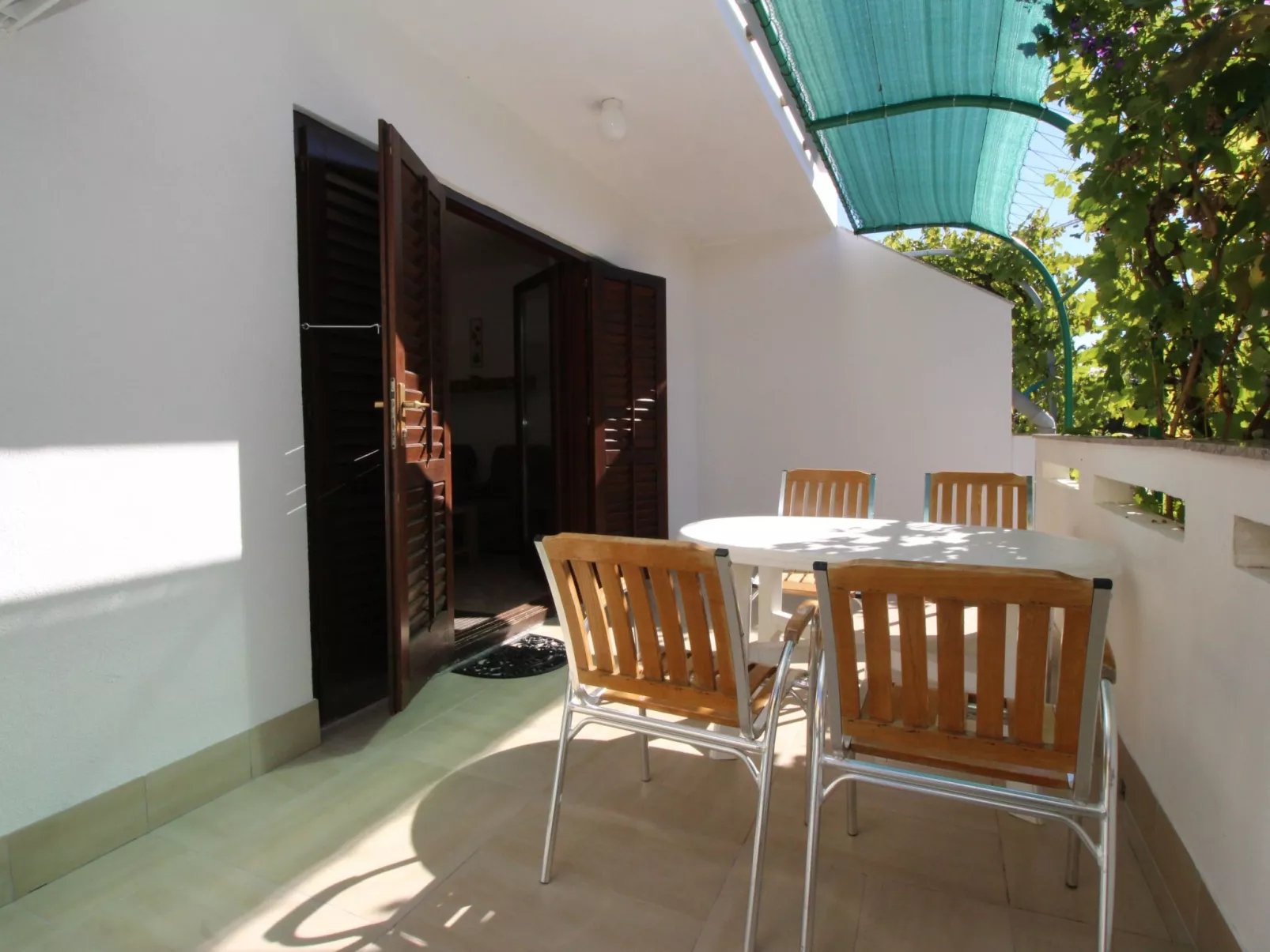 Charmante Wohnung in Baška mit Eigener Terrasse-Buiten