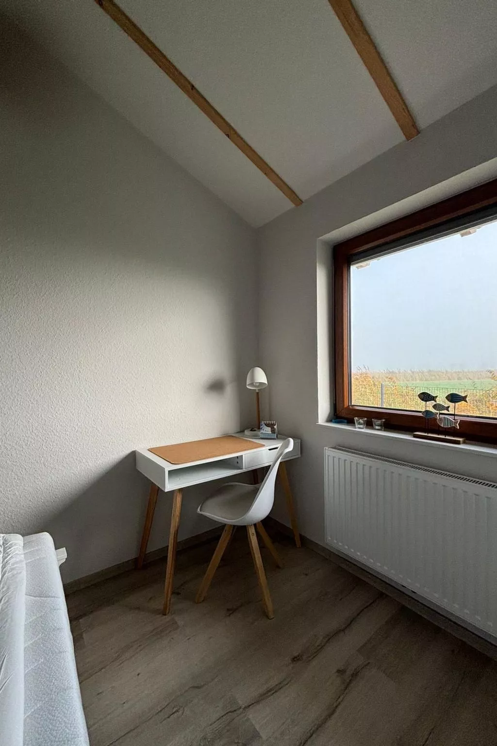 G9 eingezäuntes Haus in Randlage mit Weitblick-Binnen