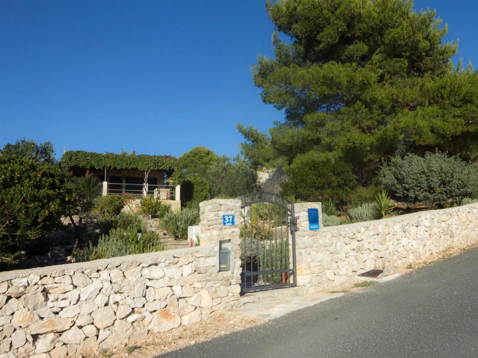 "Mirta" direkt am Strand-Buiten