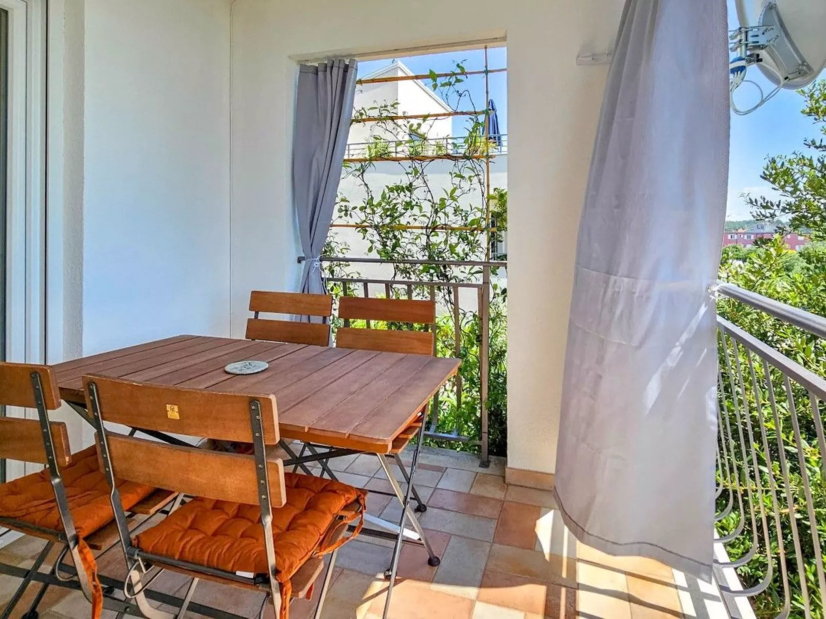 Wohnung "Ezia" mit Balkon-Image-tags.info