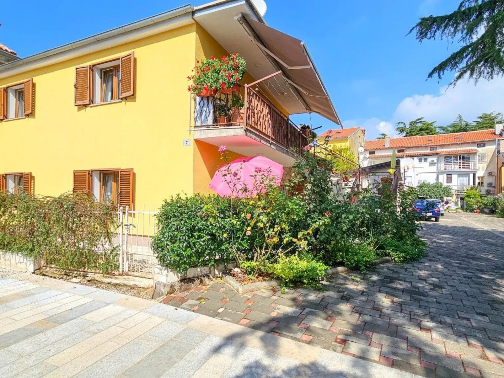 Wohnung in der Altstadt mit Terrasse und Parkplatz - Image-tags.info