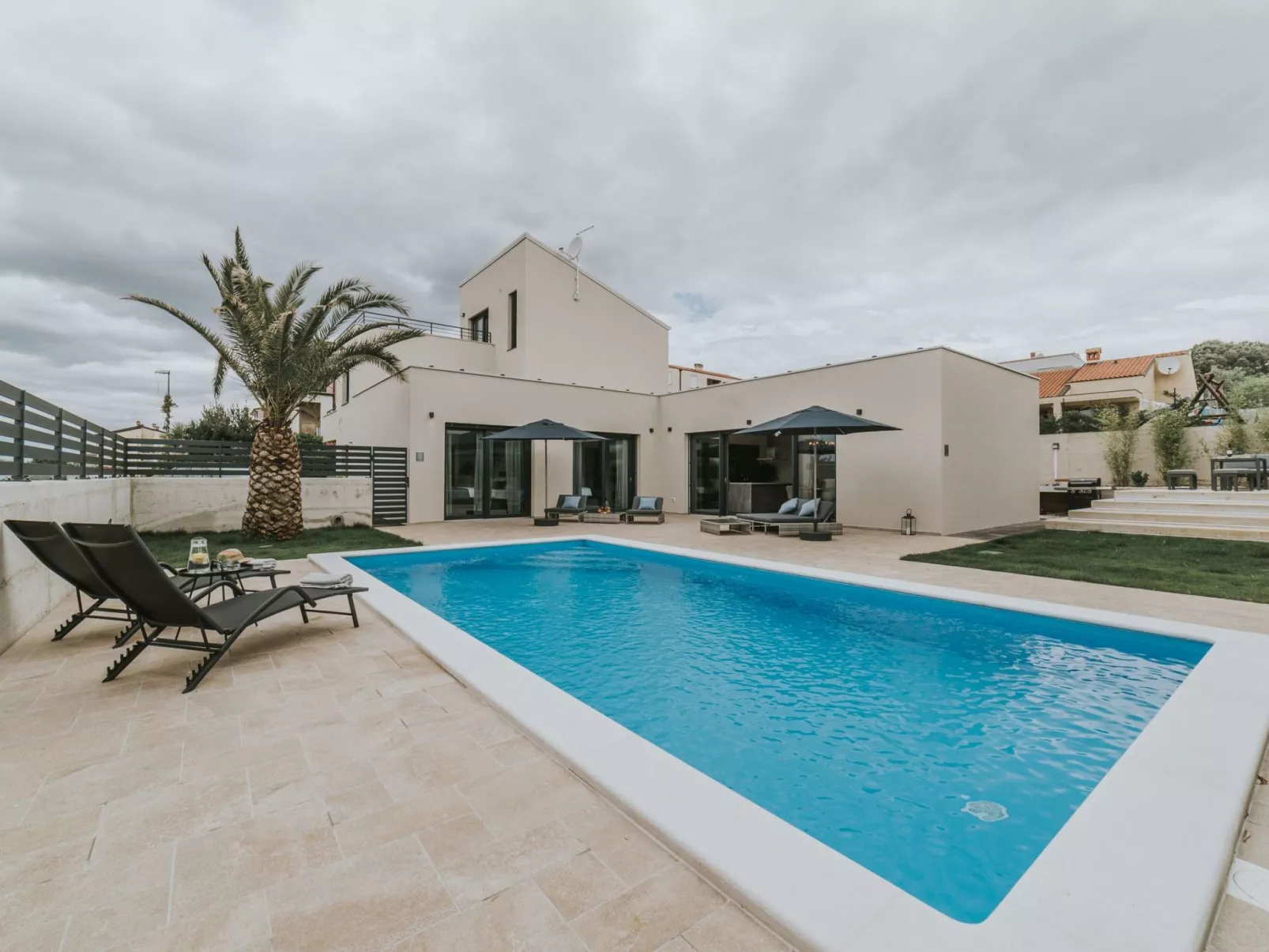 Haus in Novigrad mit privatem Pool-Buiten