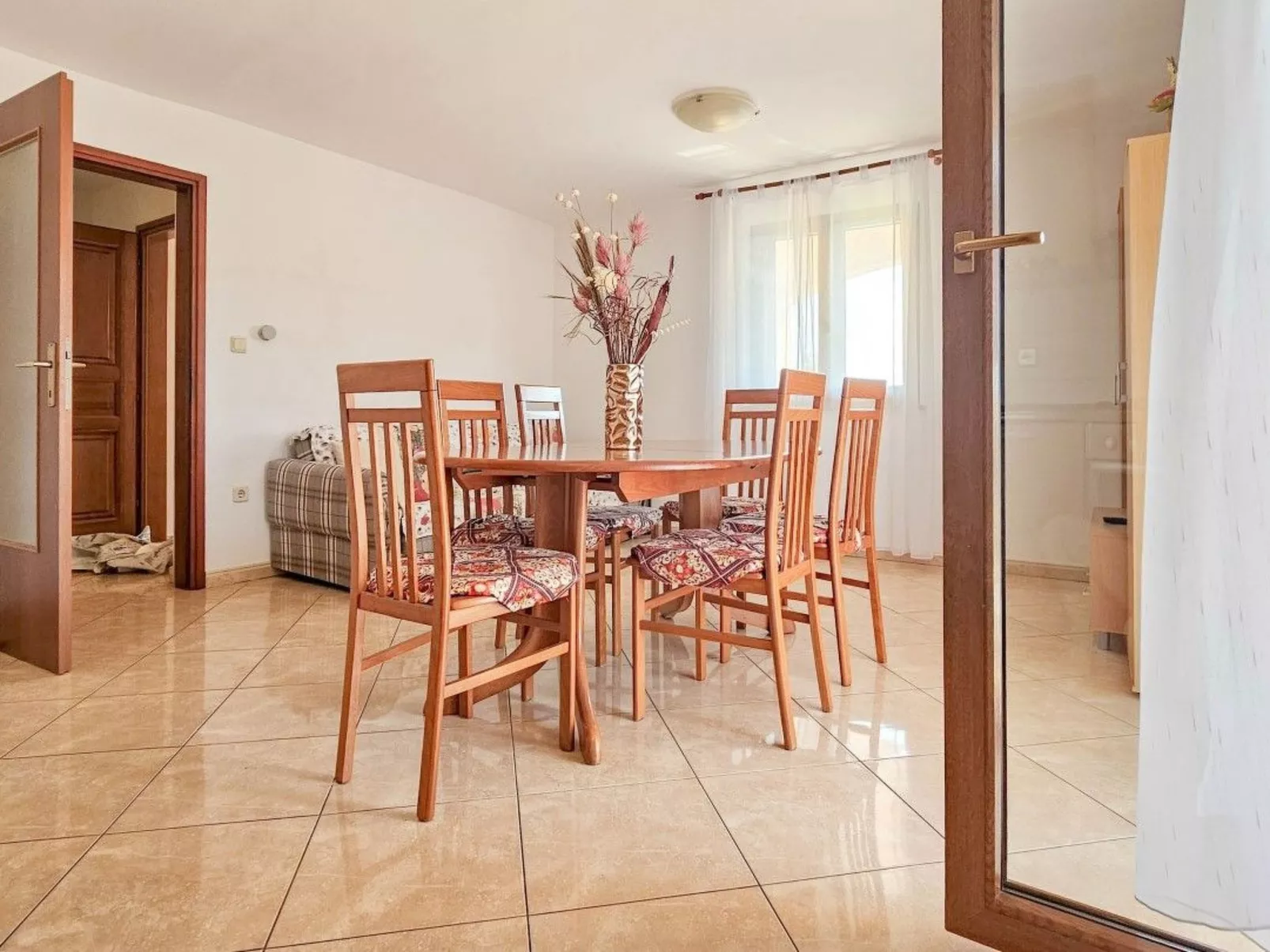 "Viola" mit Balkon-Binnen