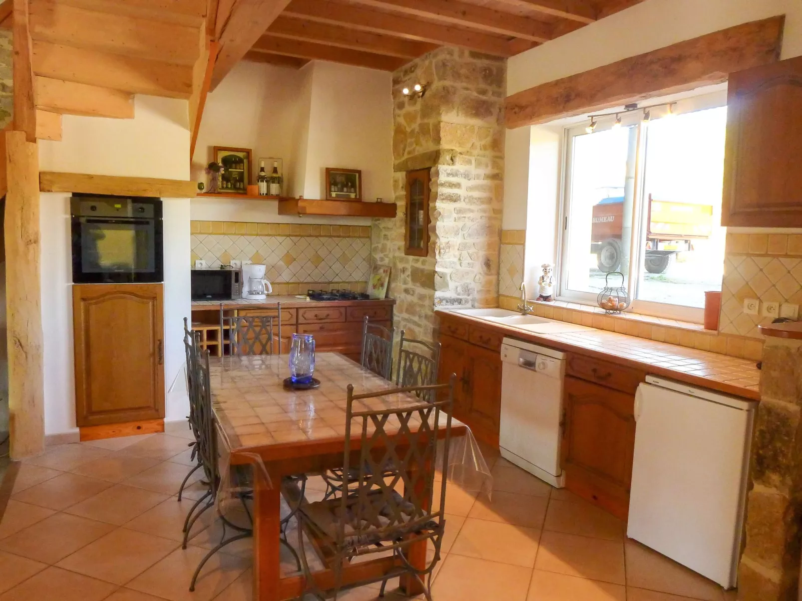 Mit eigenem Pool-Binnen