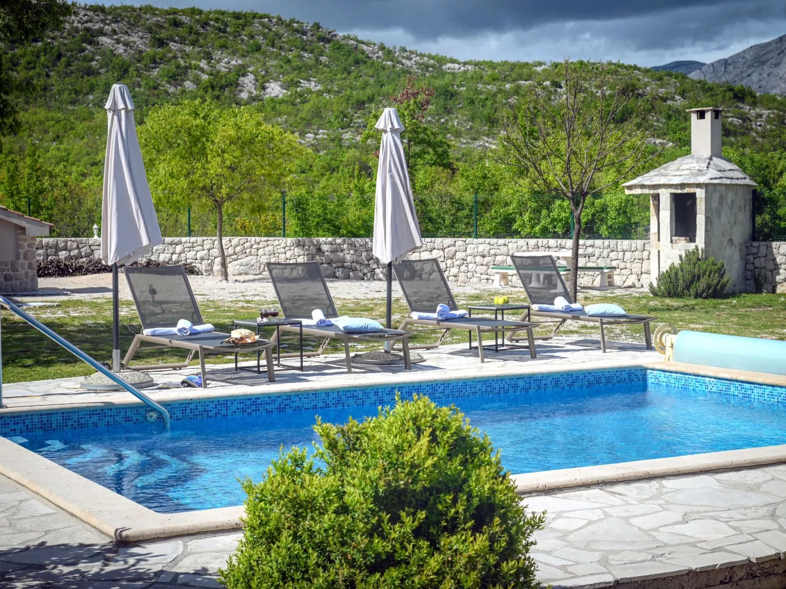 Freistehendes Ferienhaus in Duge Njive mit Privatem Pool-Image-tags.info