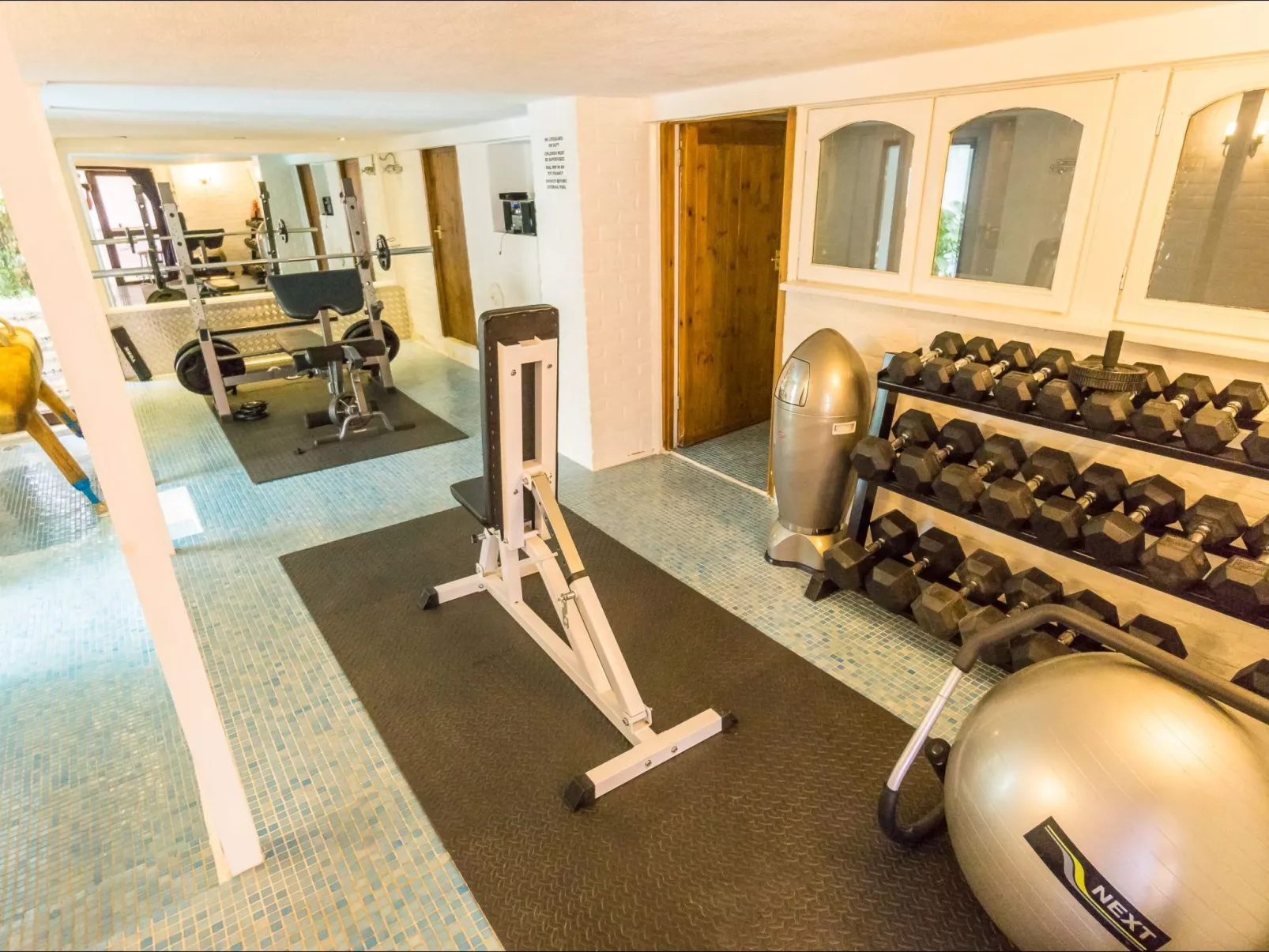 Anwesen mit Pool-Binnen