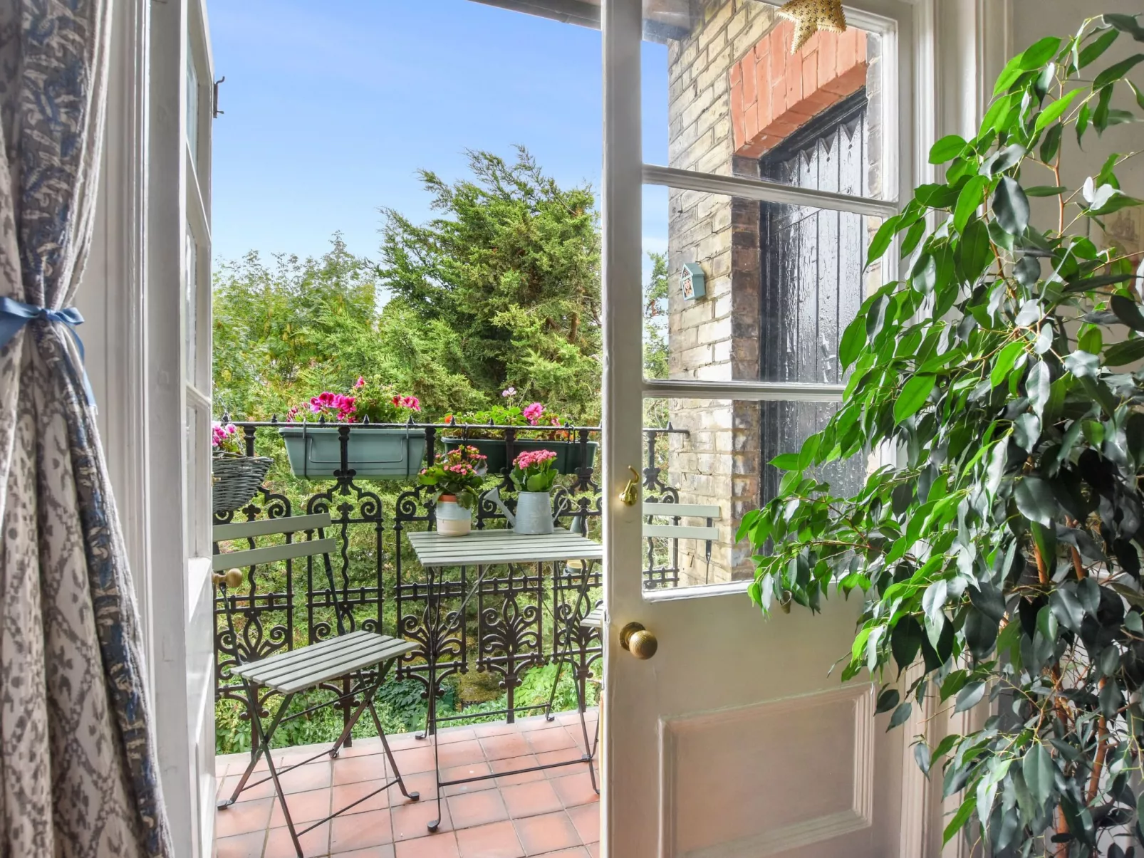 Charmante Wohnung mit Balkon-Image-tags.info